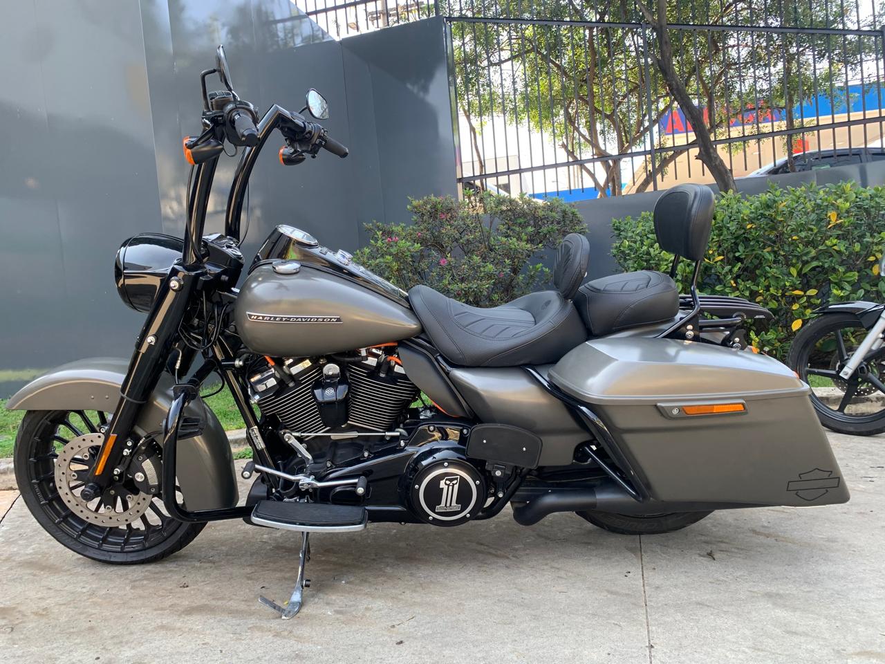 HARLEY-DAVIDSON ROAD KING SPECIAL