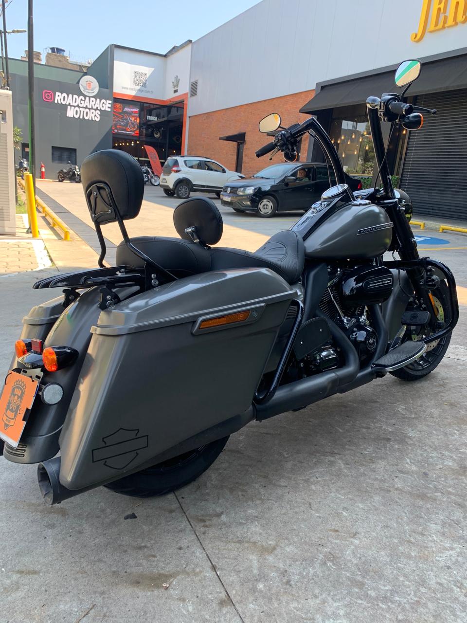 HARLEY-DAVIDSON ROAD KING SPECIAL