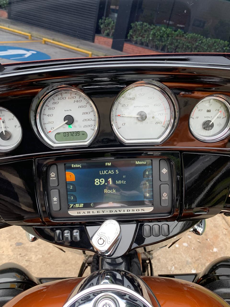 HARLEY-DAVIDSON STREET GLIDE