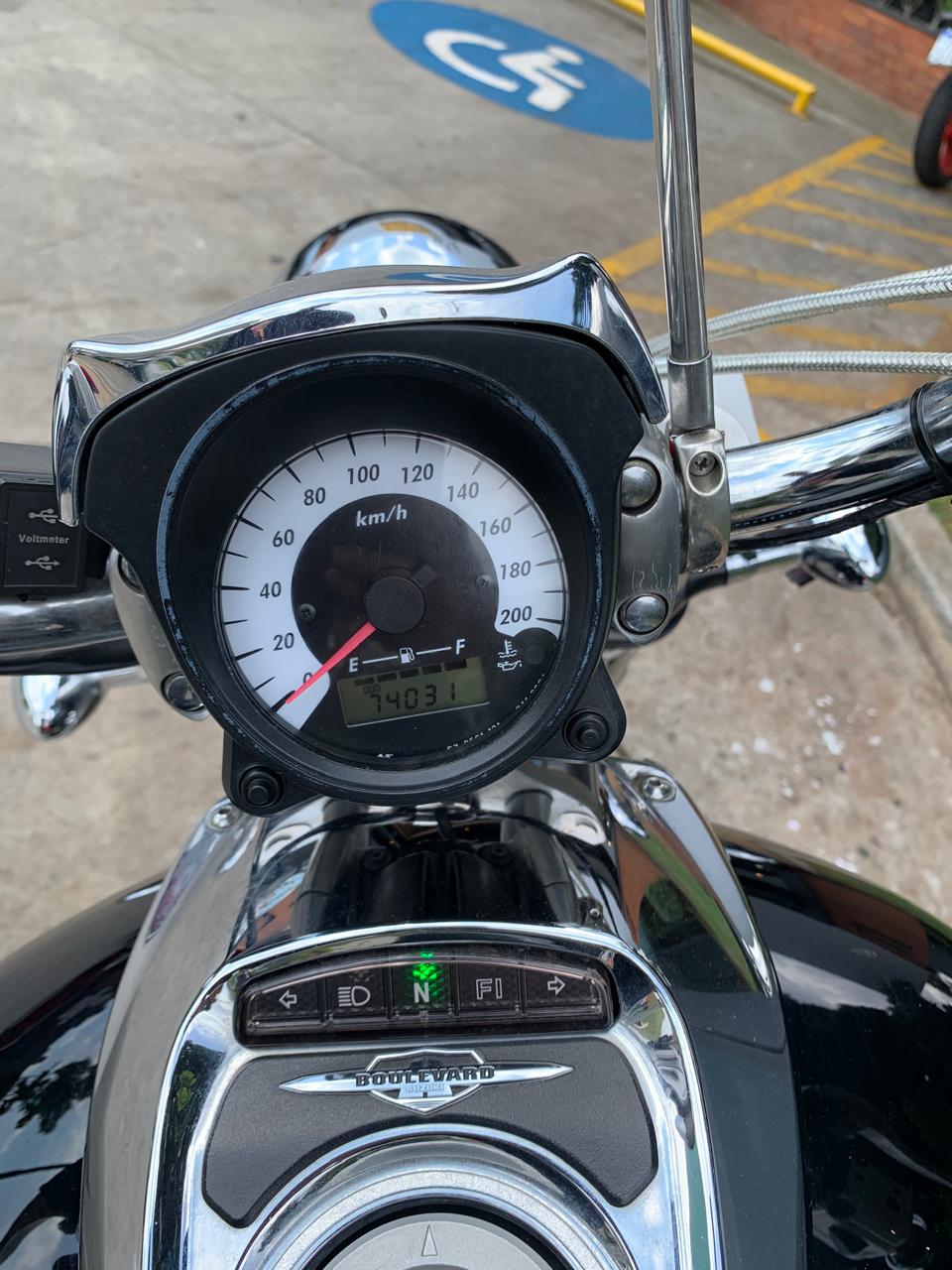 SUZUKI BOULEVARD M800