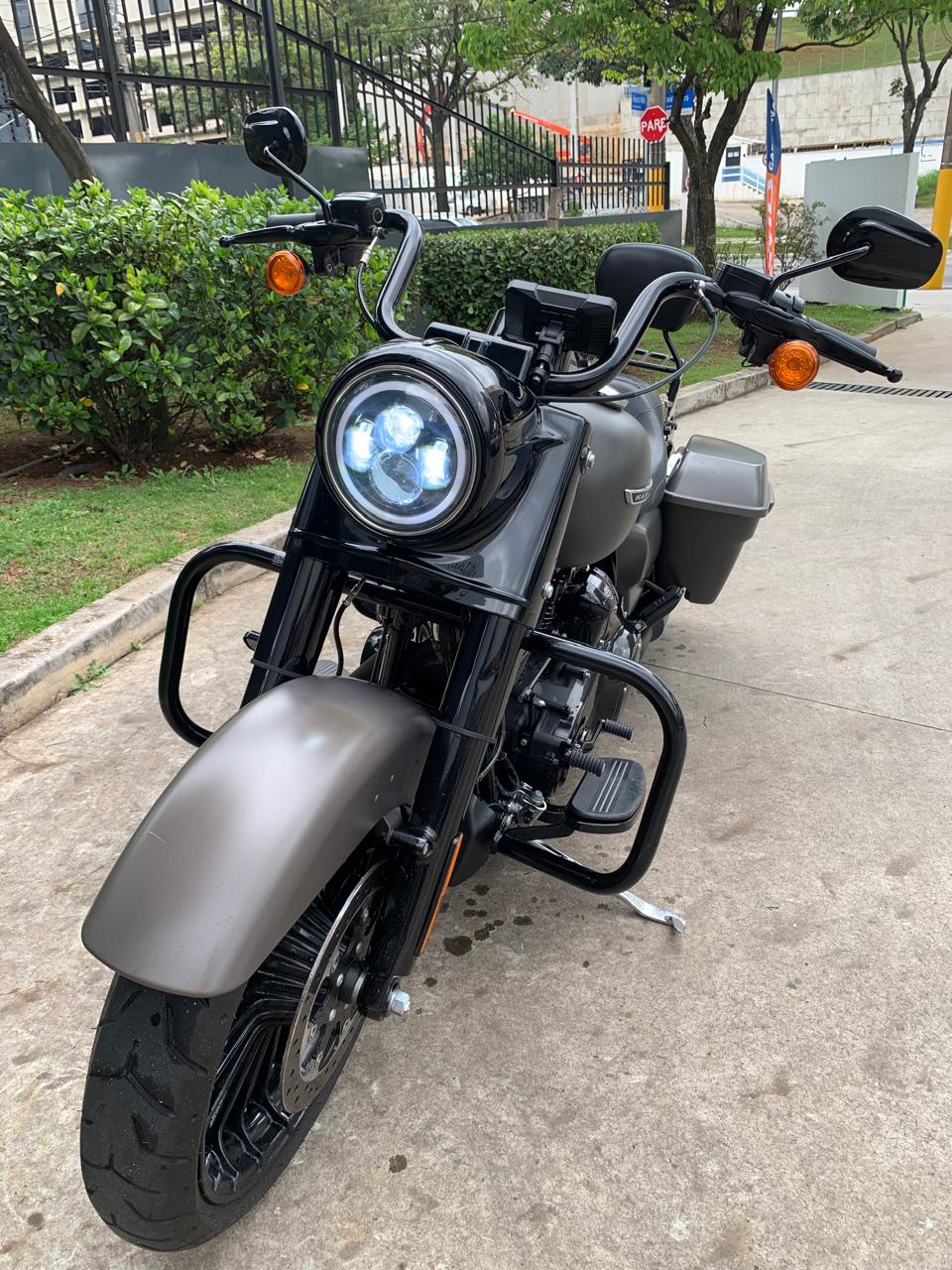 HARLEY-DAVIDSON ROAD KING SPECIAL