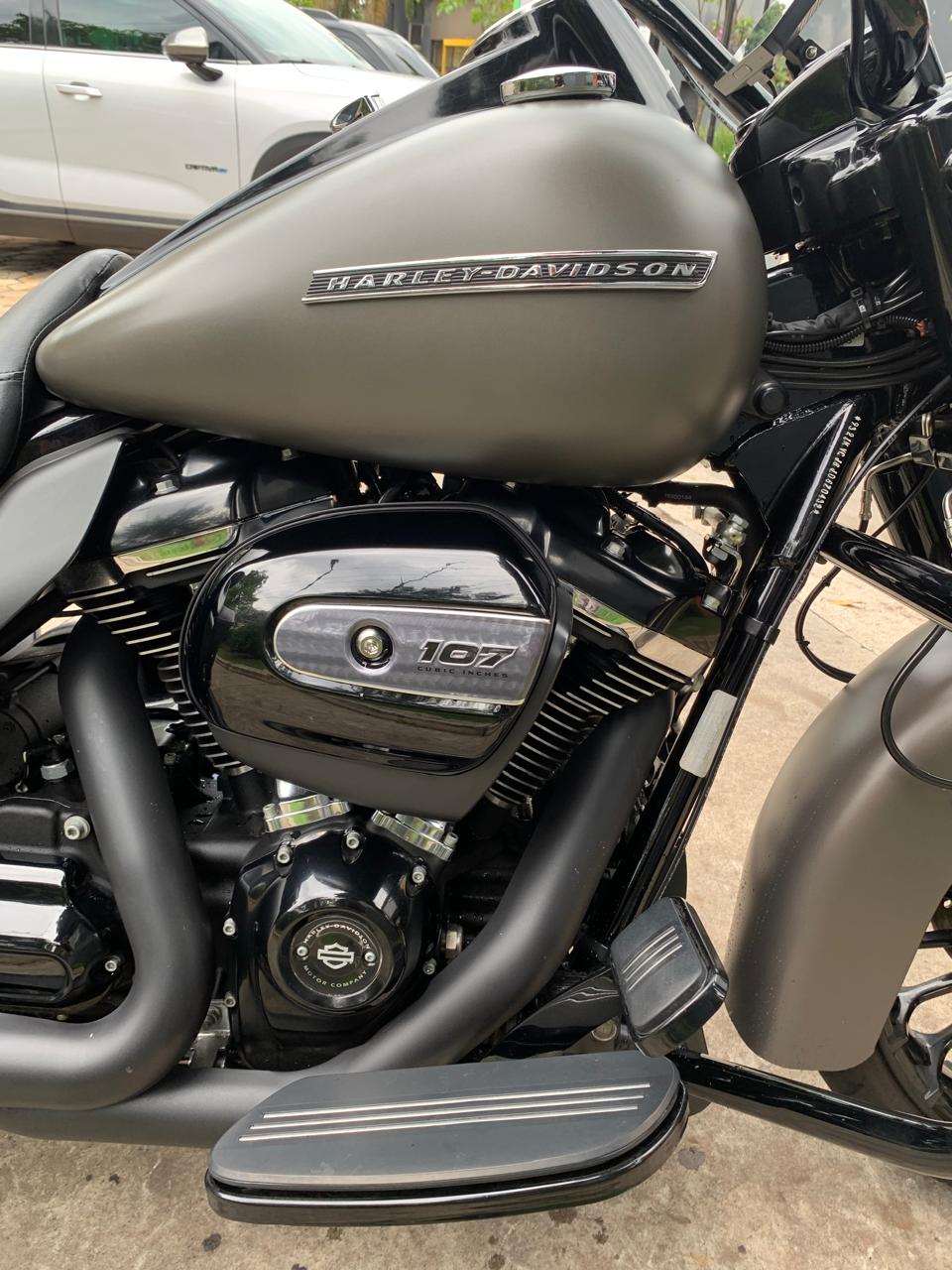 HARLEY-DAVIDSON ROAD KING SPECIAL