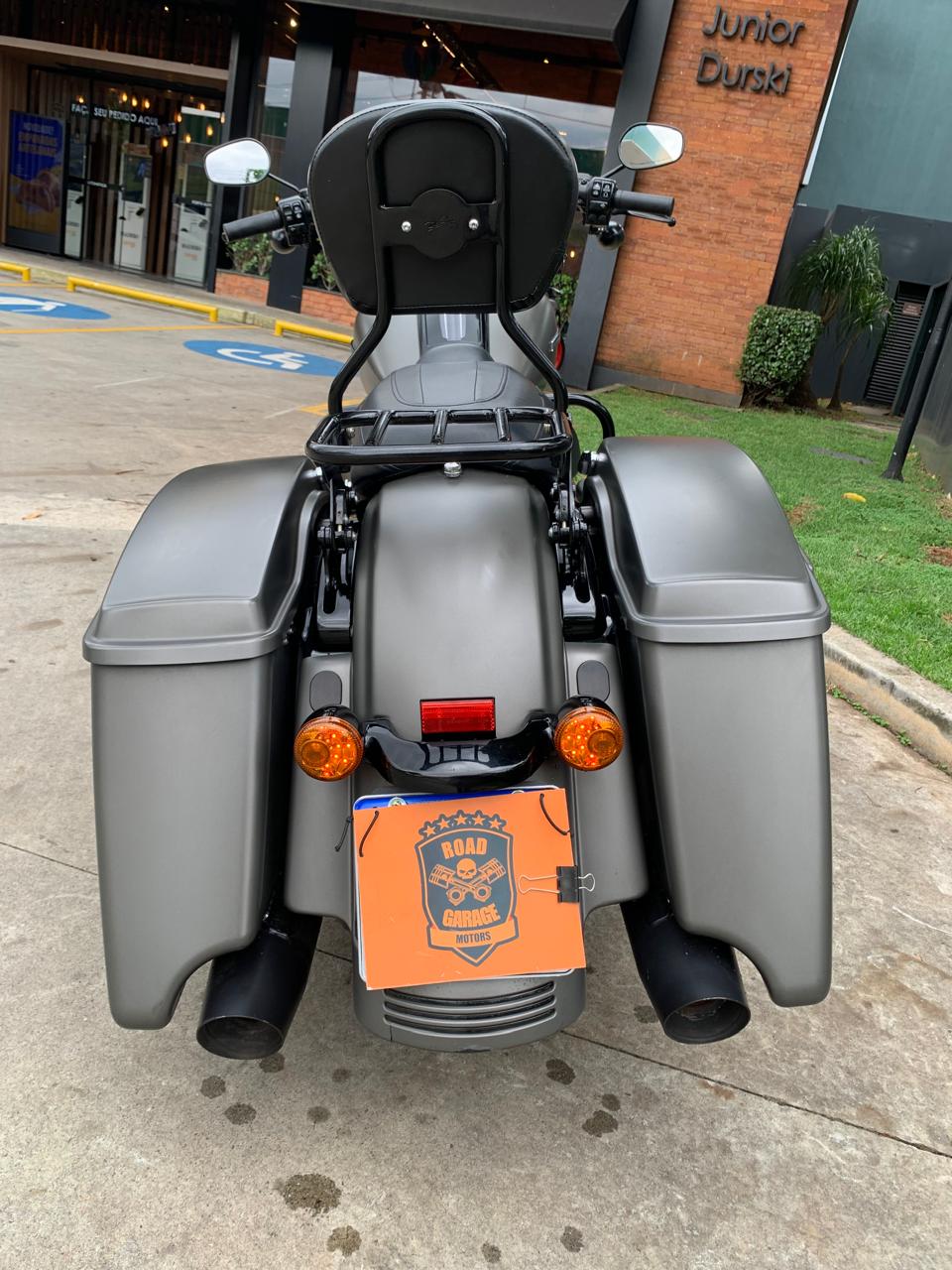 HARLEY-DAVIDSON ROAD KING SPECIAL