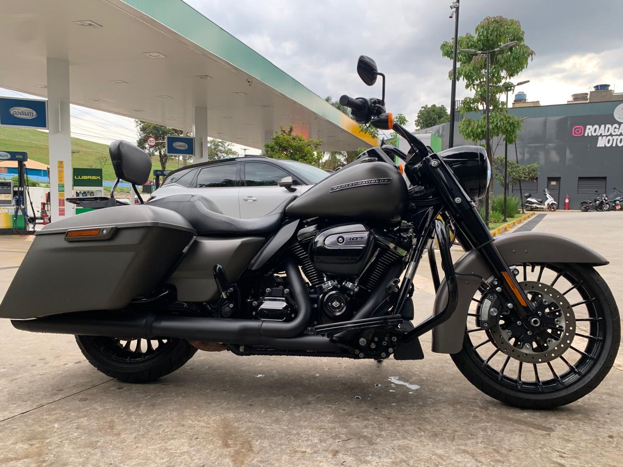 HARLEY-DAVIDSON ROAD KING SPECIAL