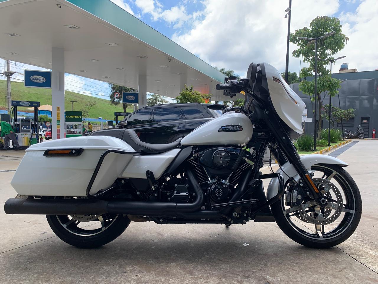 HARLEY-DAVIDSON STREET GLIDE SPECIAL