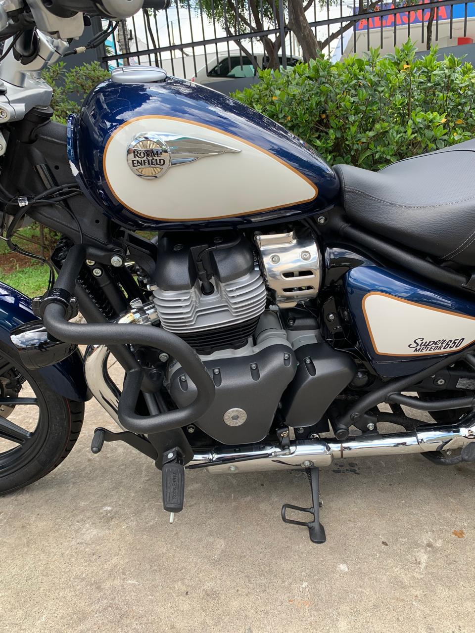 ROYAL ENFIELD SUPER METEOR 650