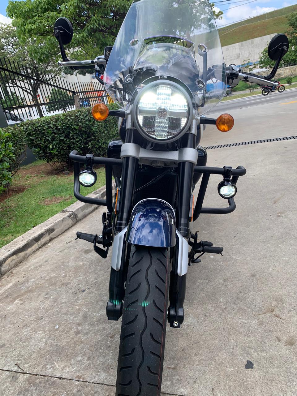 ROYAL ENFIELD SUPER METEOR 650