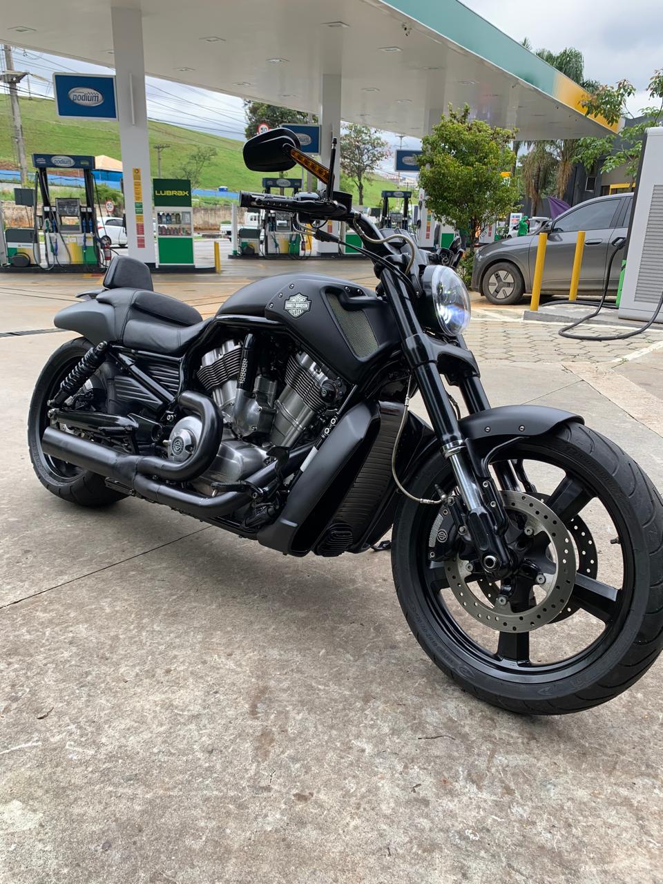 HARLEY-DAVIDSON V ROD MUSCLE