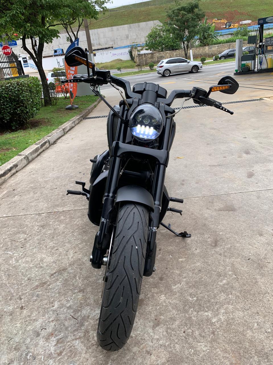 HARLEY-DAVIDSON V ROD MUSCLE