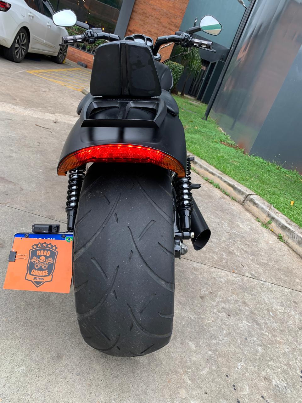 HARLEY-DAVIDSON V ROD MUSCLE