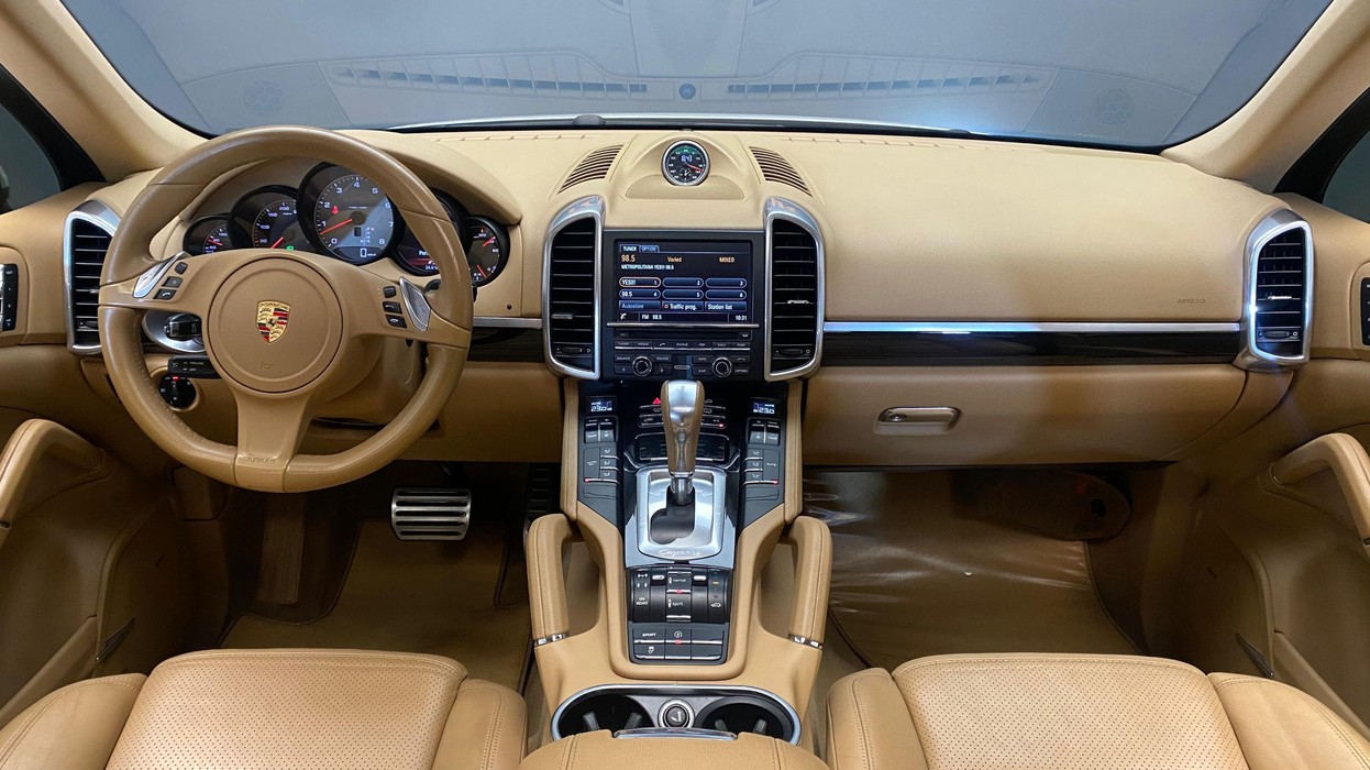 PORSCHE CAYENNE