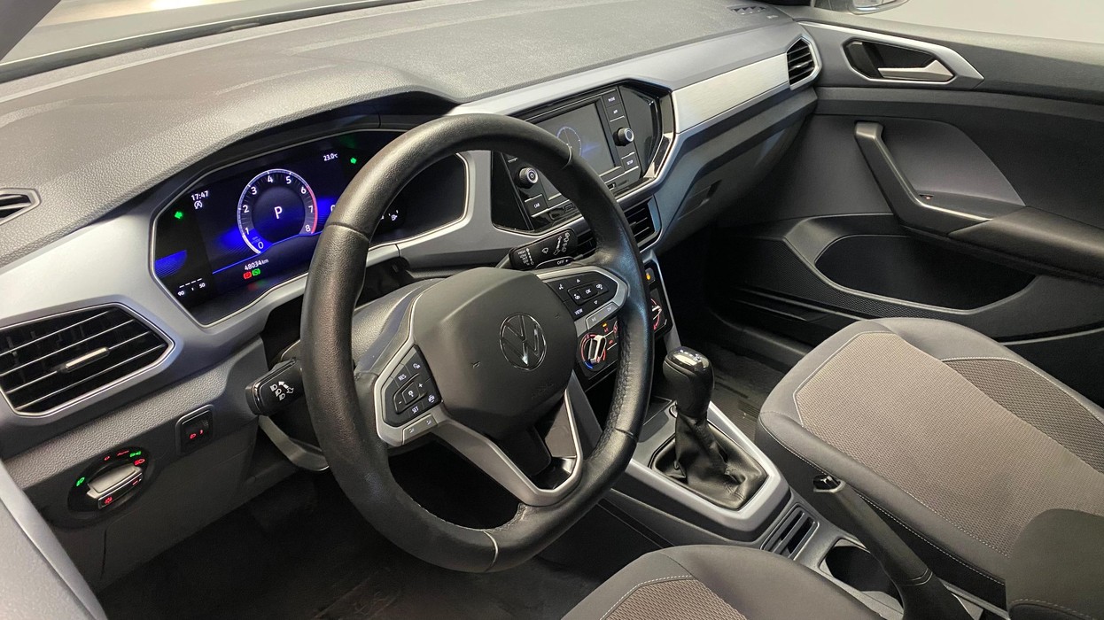 VOLKSWAGEN T-CROSS