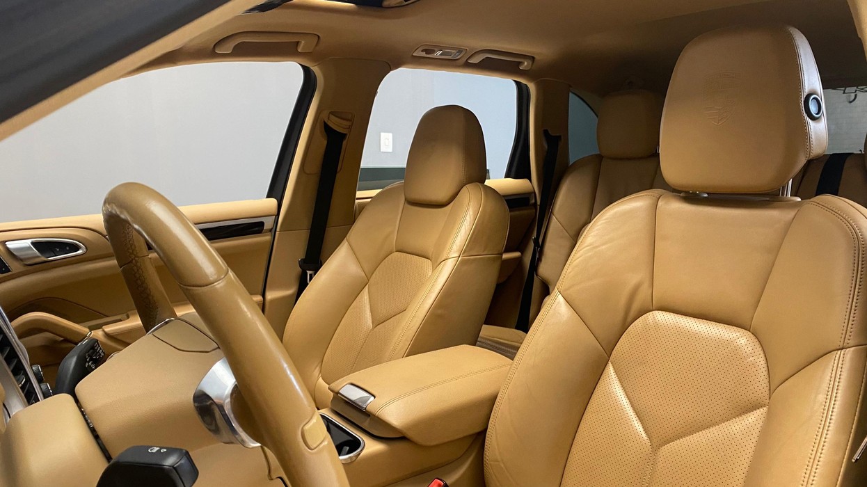 PORSCHE CAYENNE