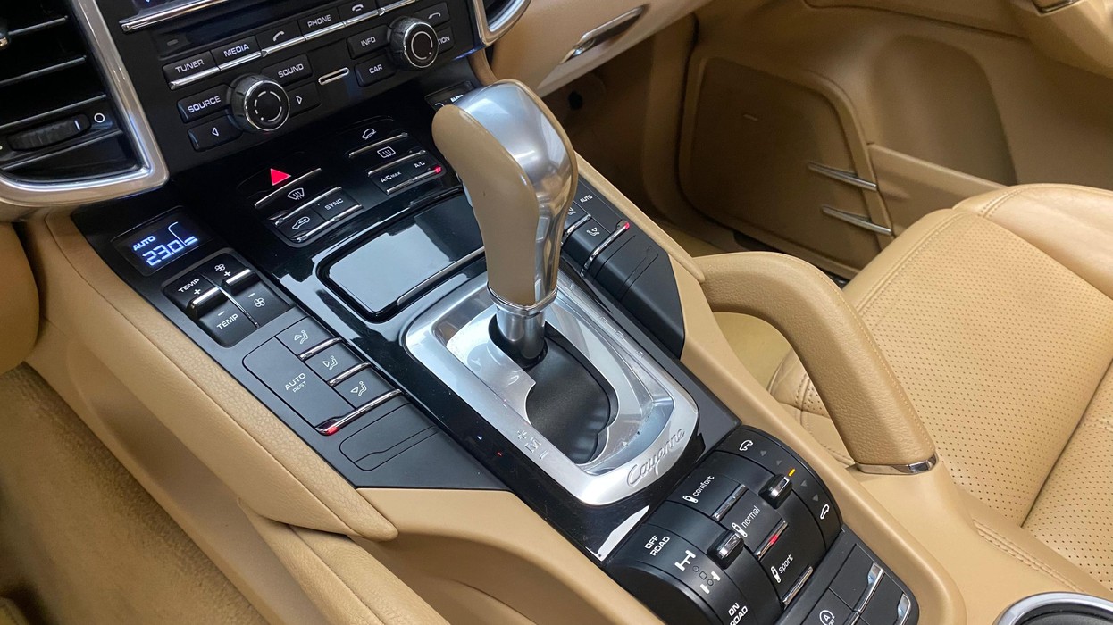 PORSCHE CAYENNE