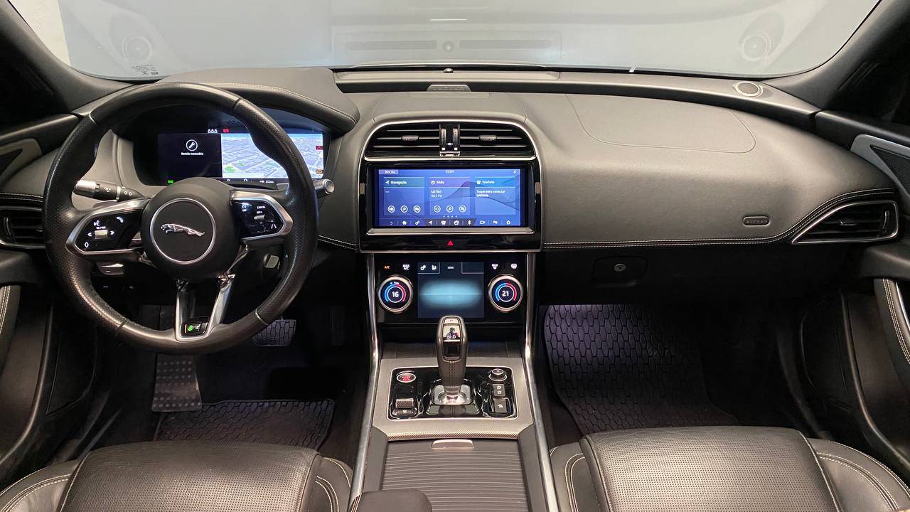 JAGUAR XE