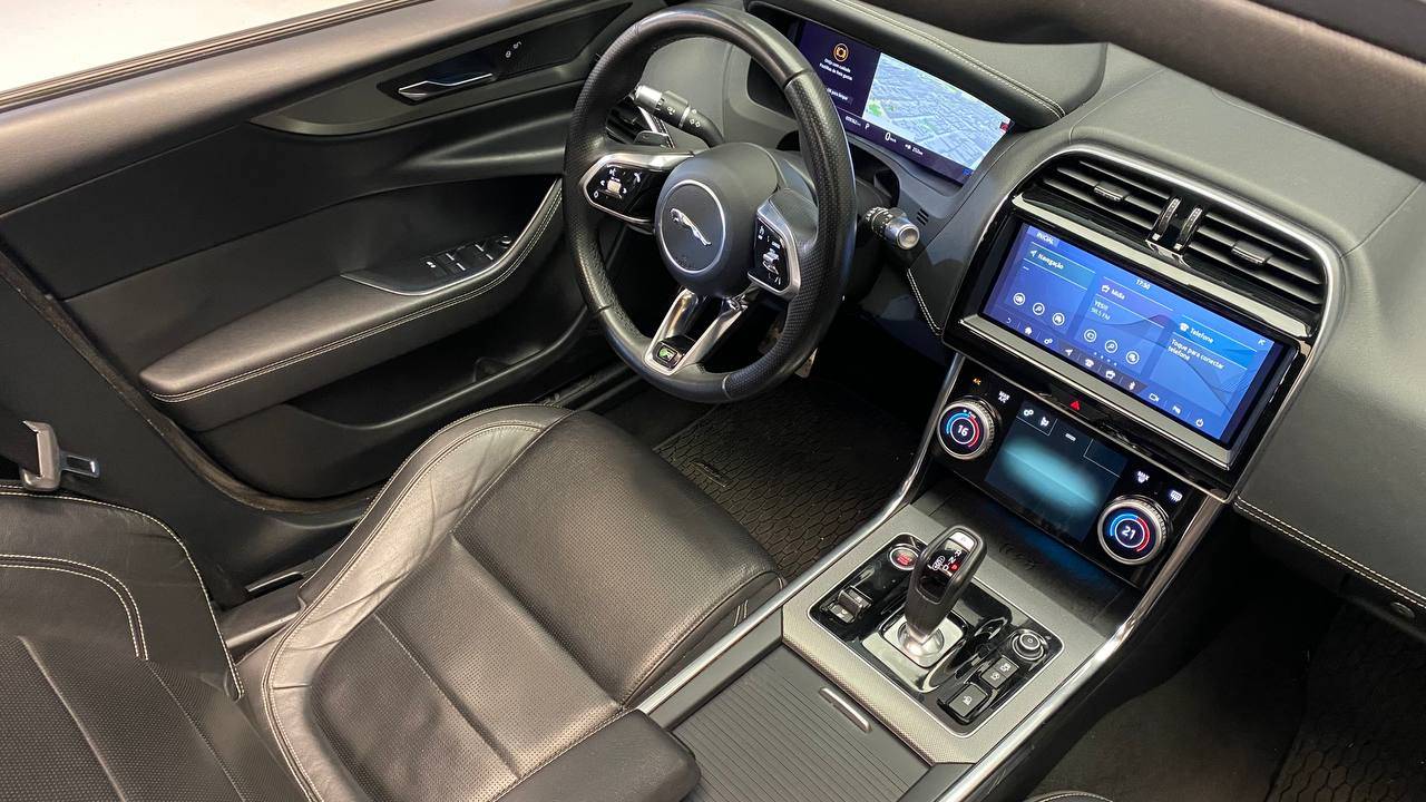 JAGUAR XE