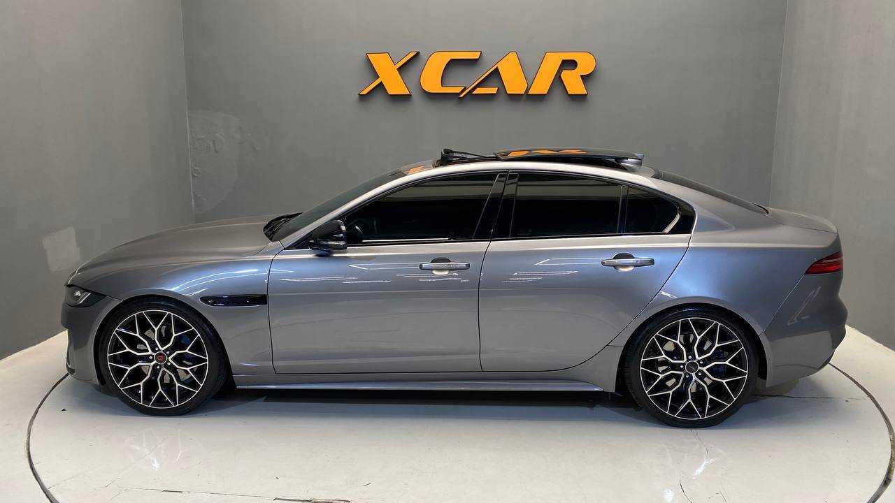 JAGUAR XE