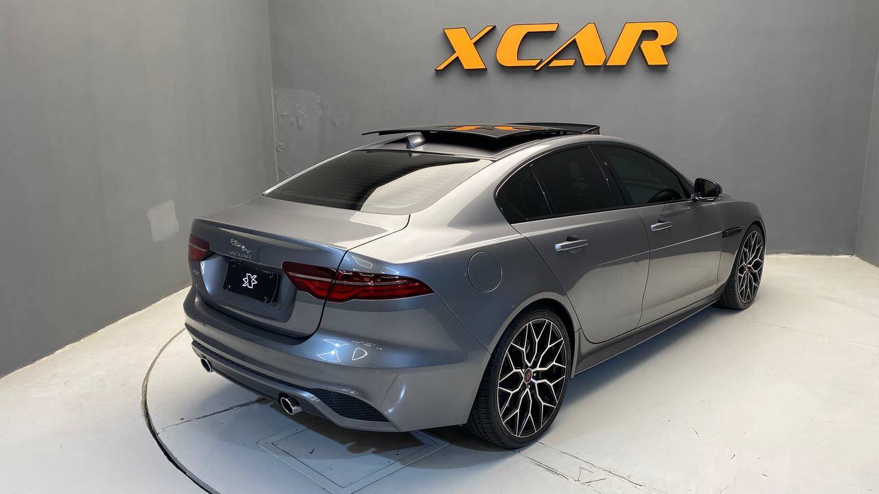 JAGUAR XE