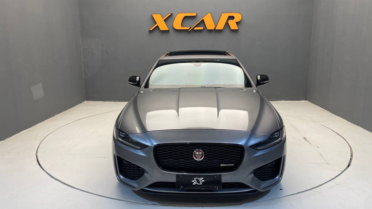 JAGUAR XE