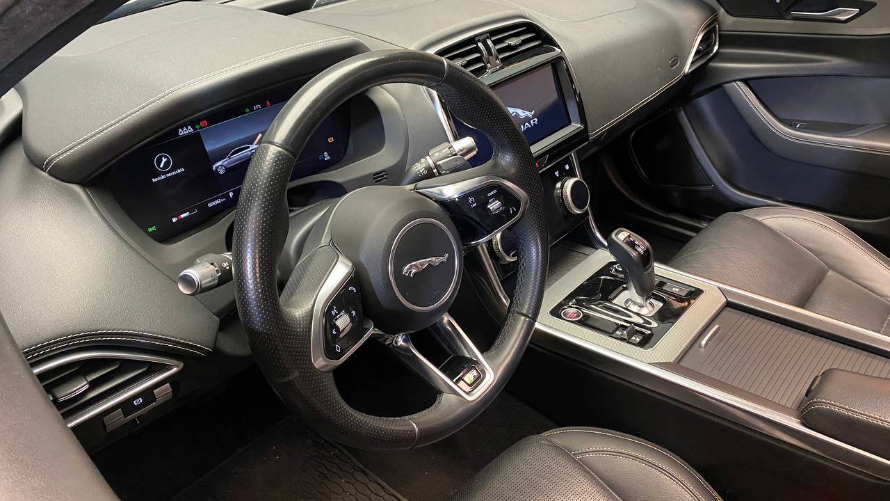 JAGUAR XE