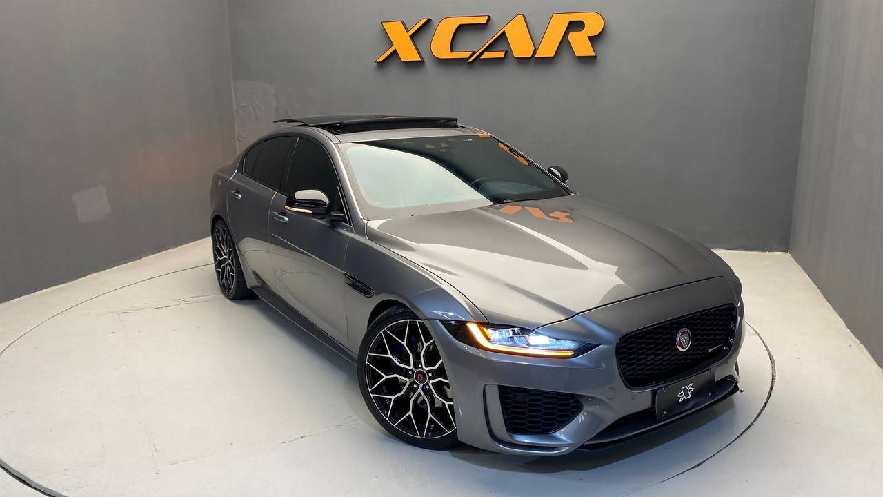 JAGUAR XE