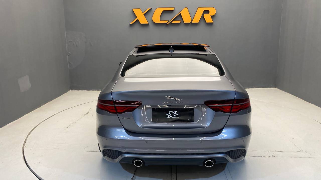 JAGUAR XE