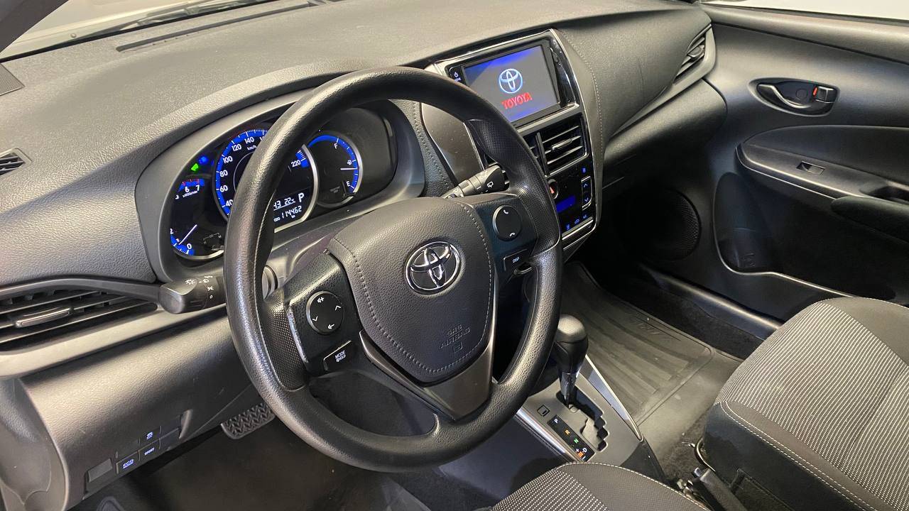 TOYOTA YARIS