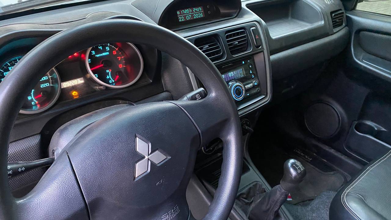 MITSUBISHI PAJERO TR4