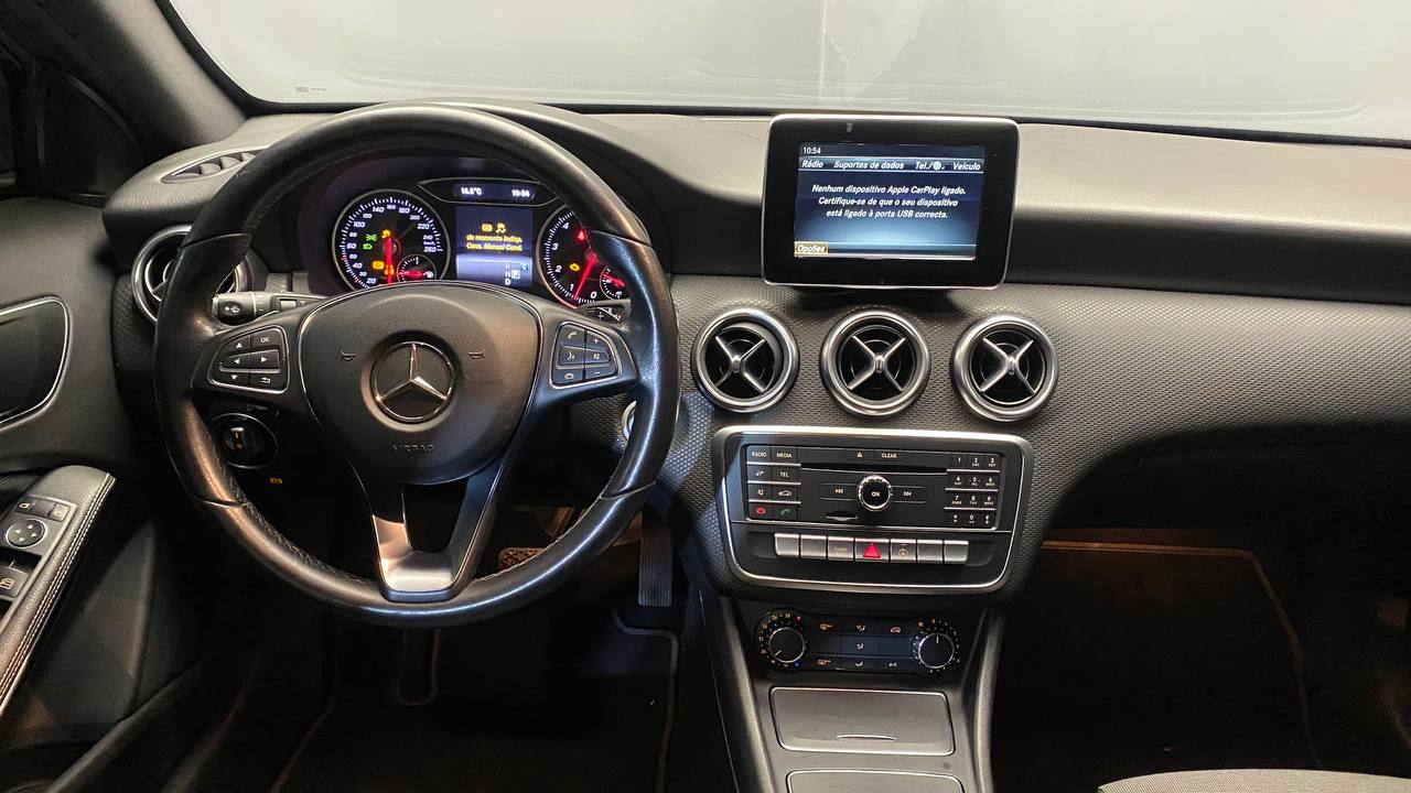MERCEDES-BENZ A 200