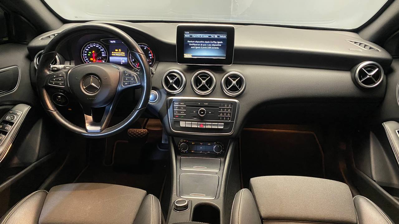 MERCEDES-BENZ A 200