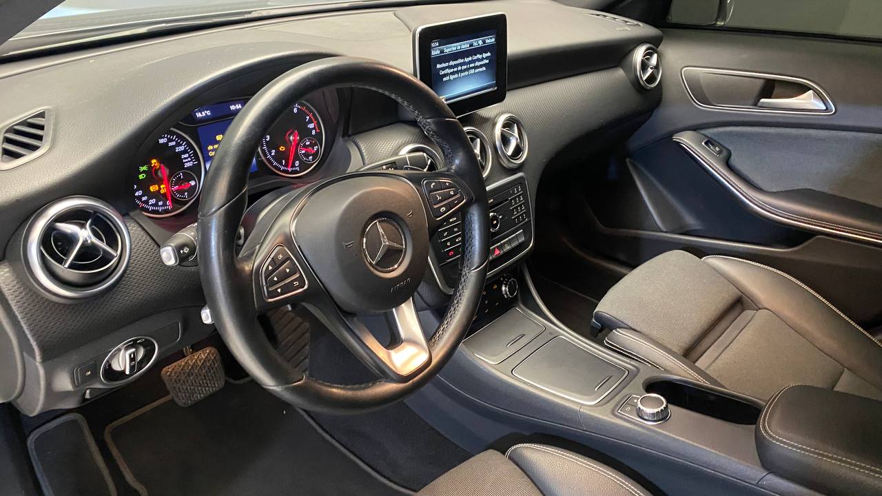 MERCEDES-BENZ A 200