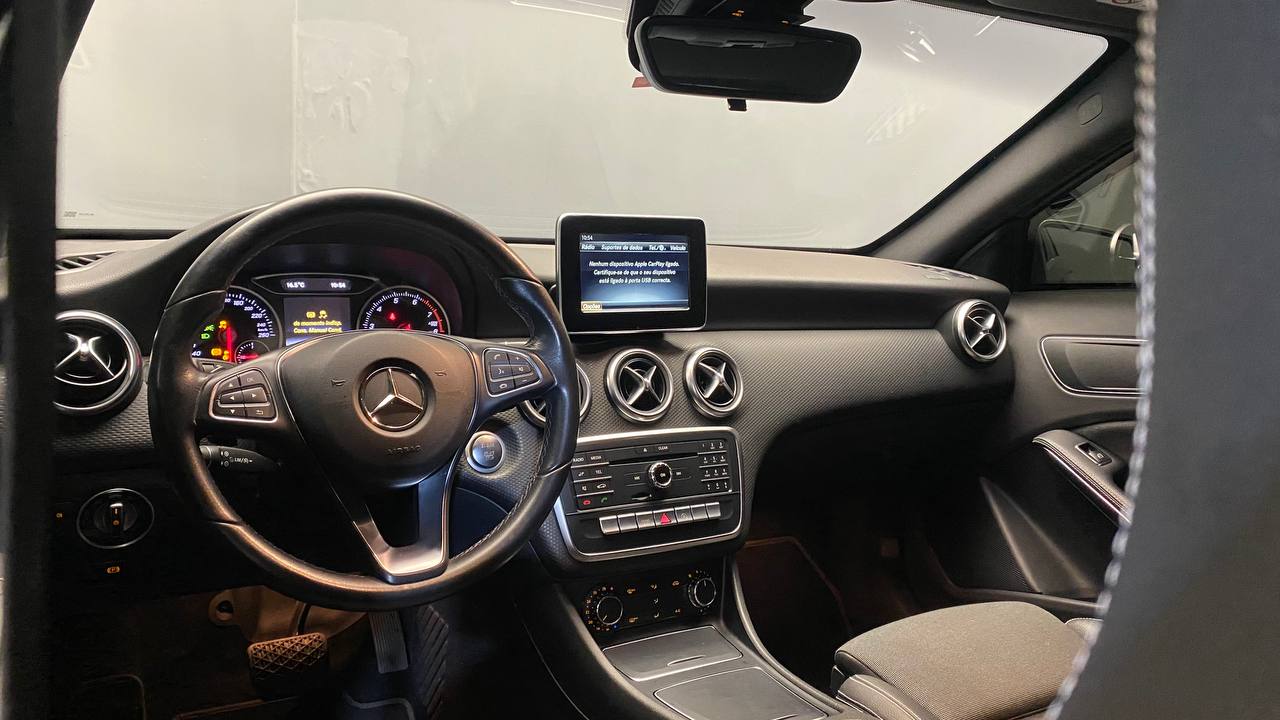 MERCEDES-BENZ A 200