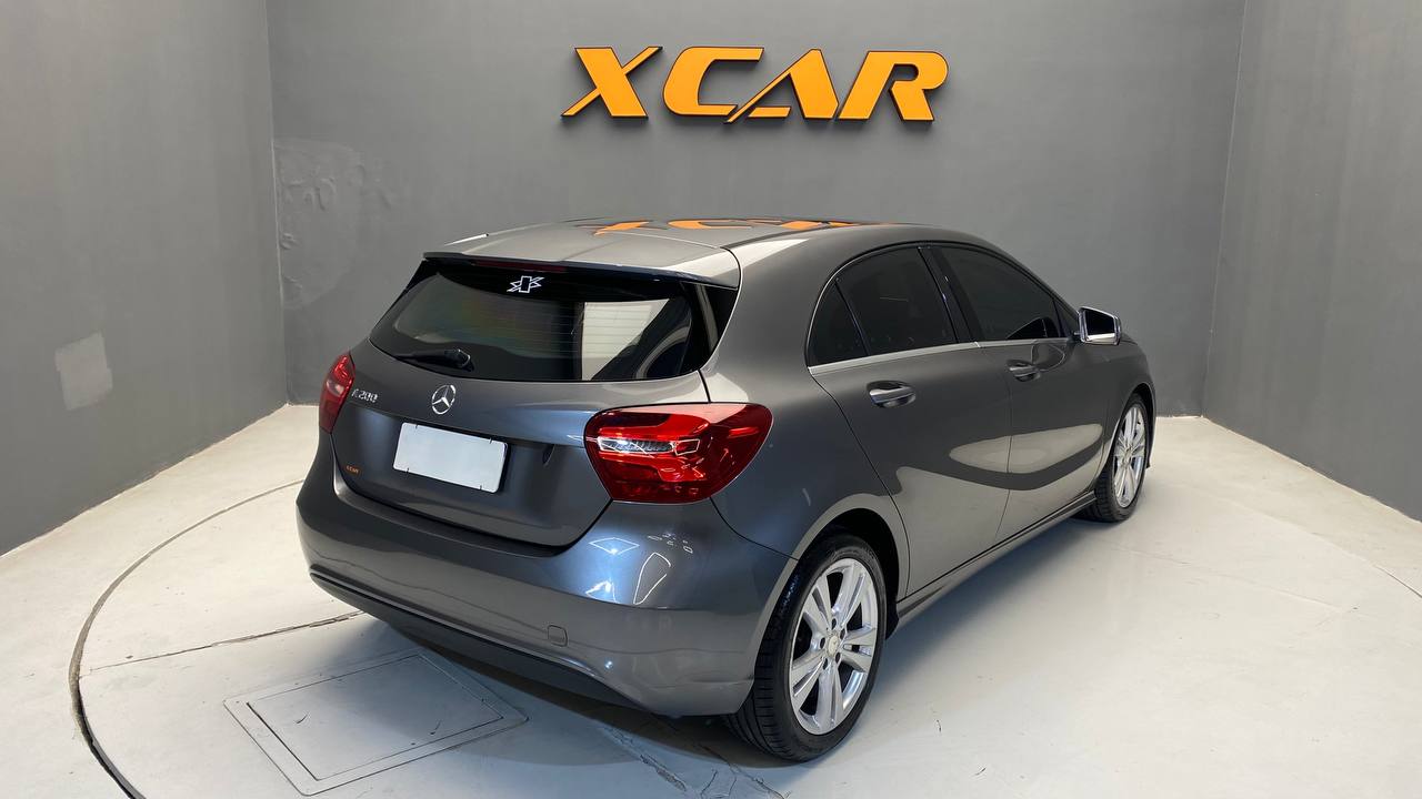 MERCEDES-BENZ A 200