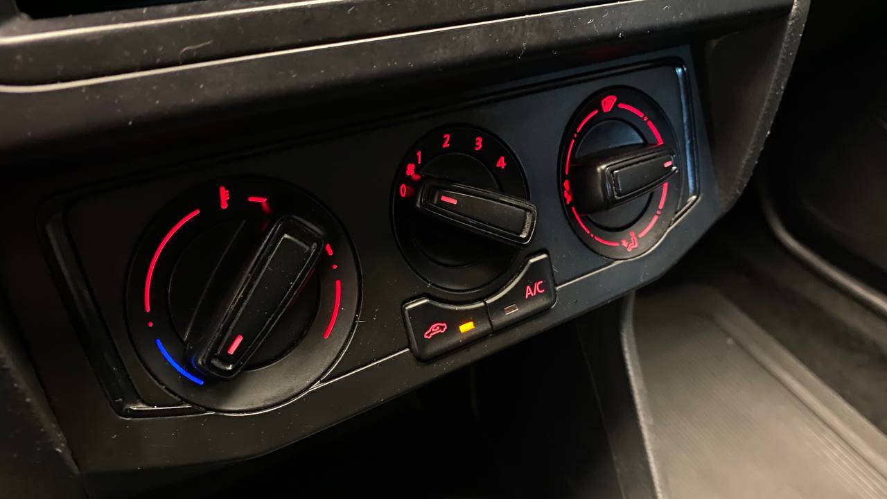 VOLKSWAGEN GOL