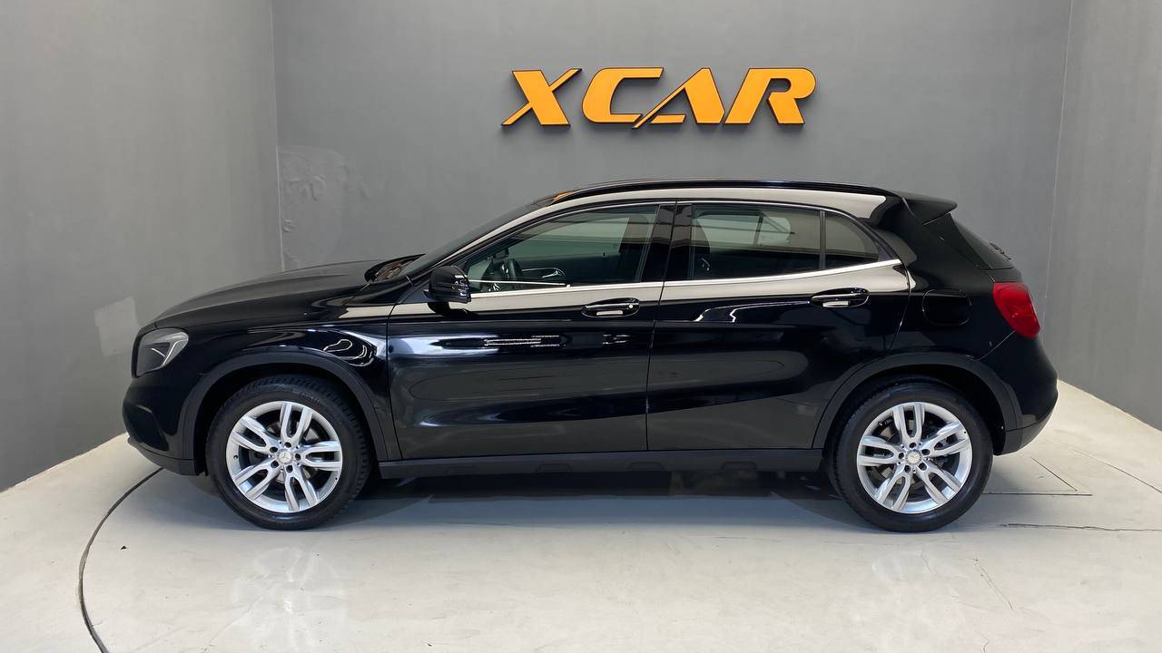 MERCEDES-BENZ GLA 200