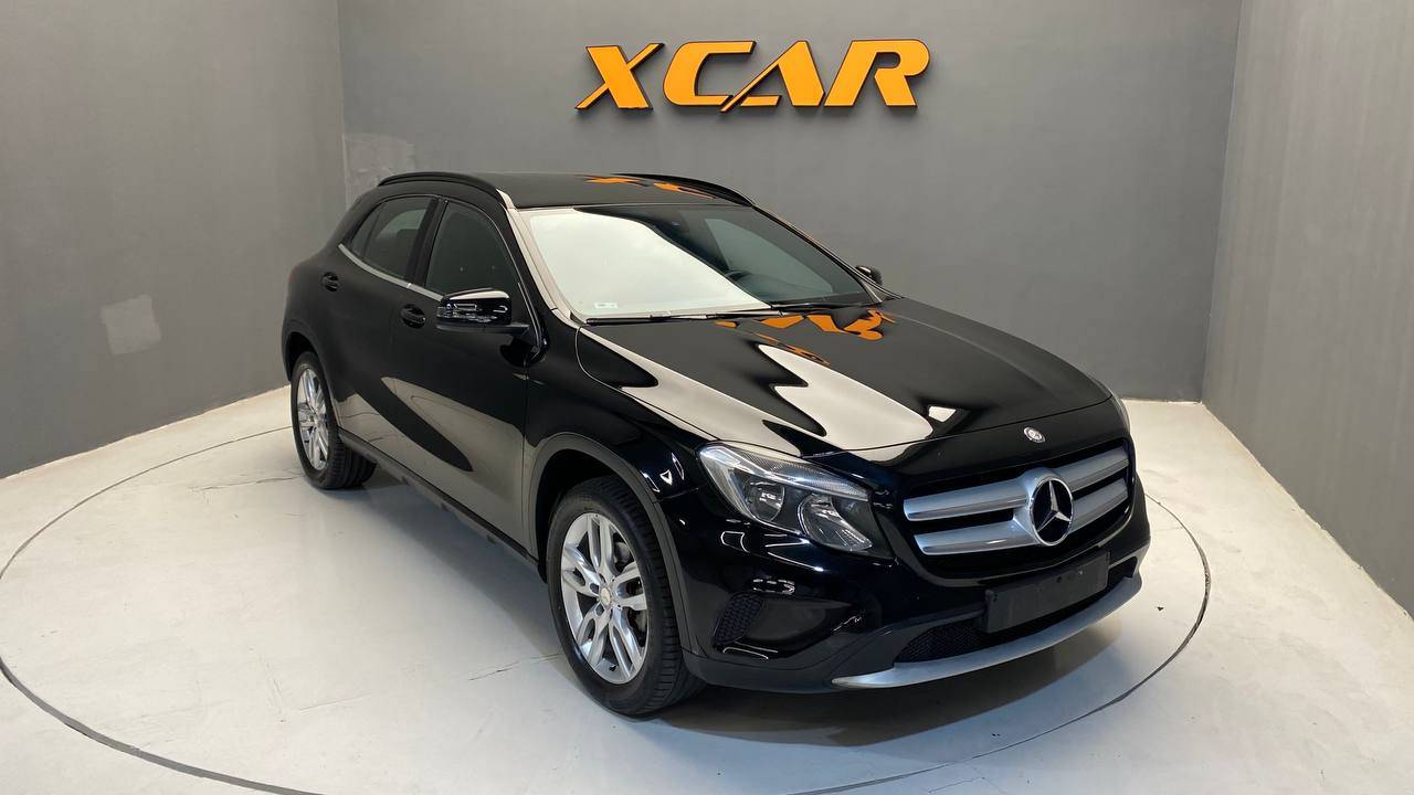 MERCEDES-BENZ GLA 200