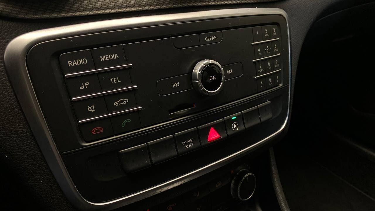 MERCEDES-BENZ GLA 200