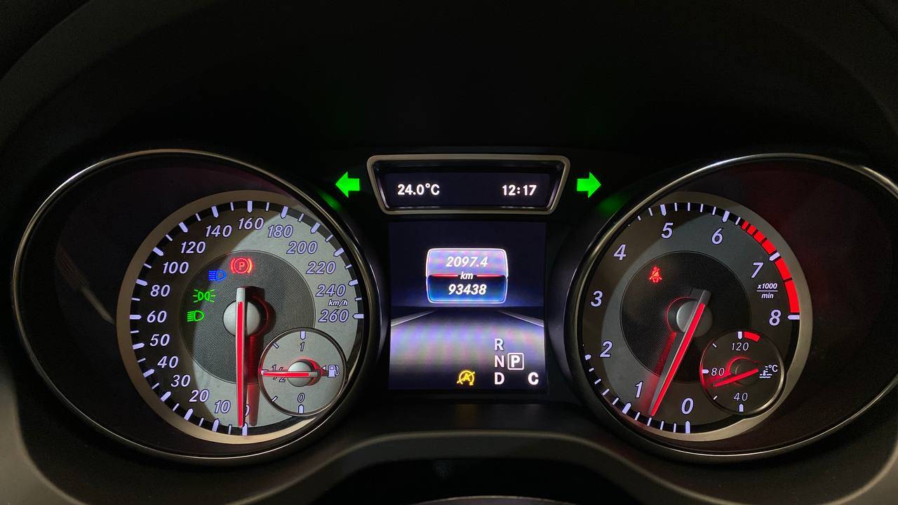 MERCEDES-BENZ GLA 200