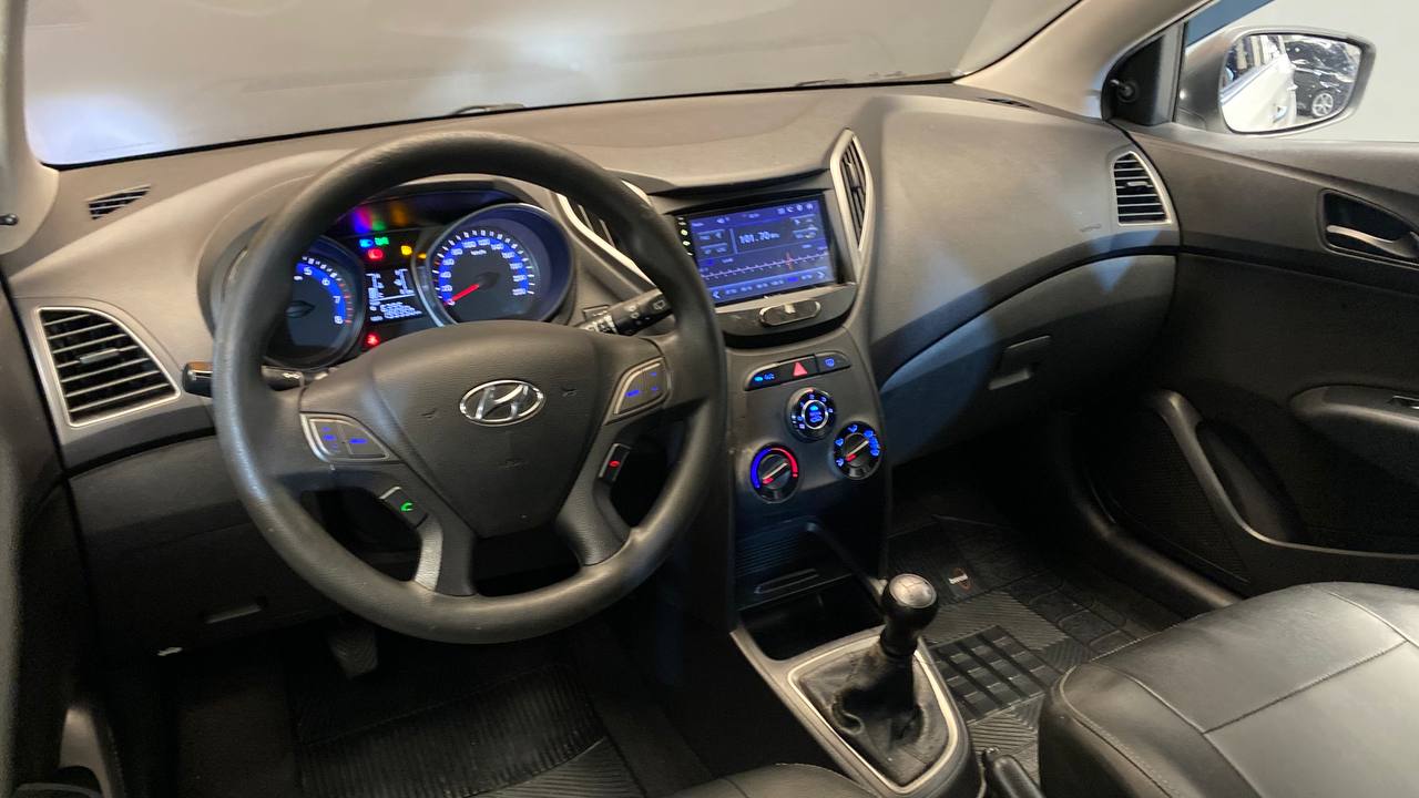 HYUNDAI HB20