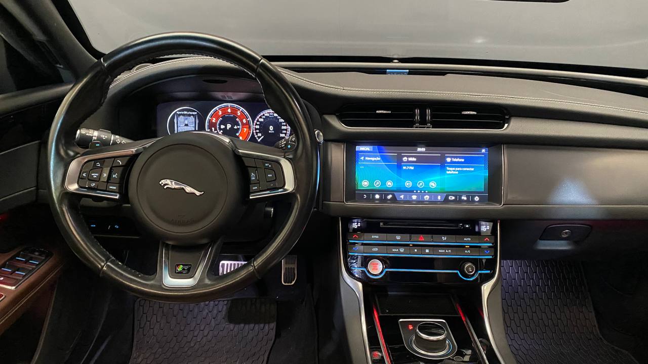 JAGUAR XF