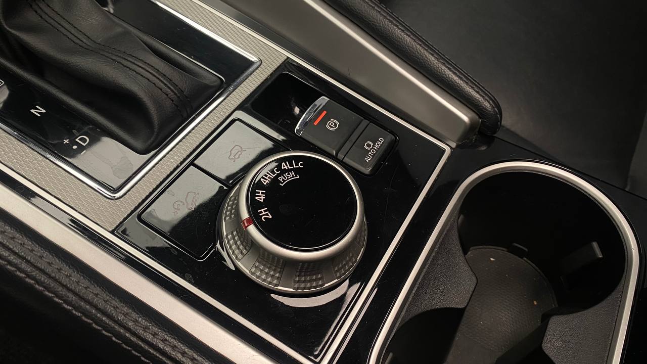 MITSUBISHI PAJERO