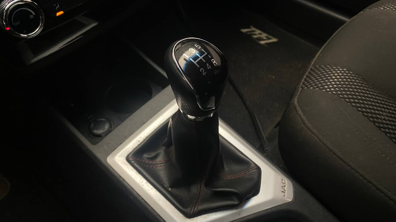 JAC T40