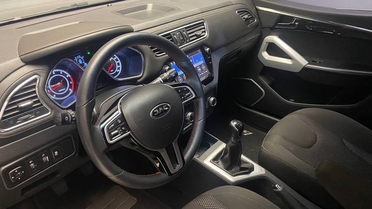 JAC T40