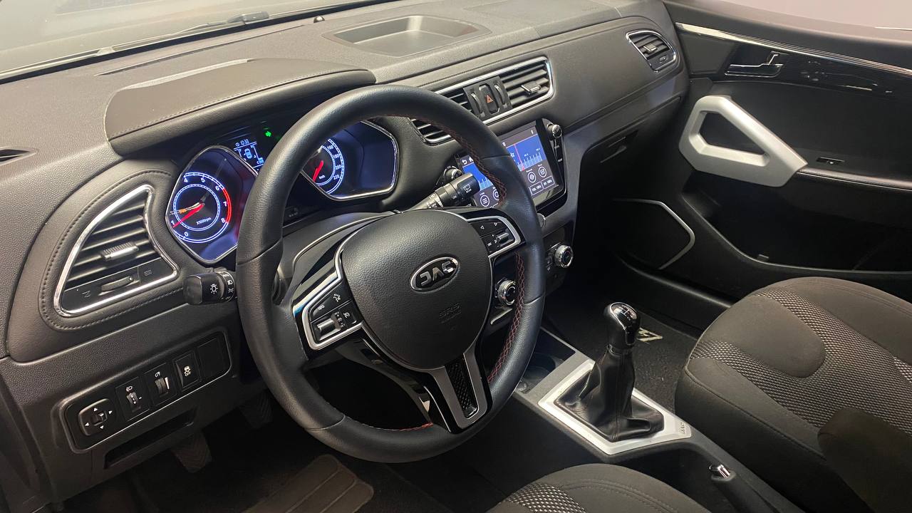JAC T40