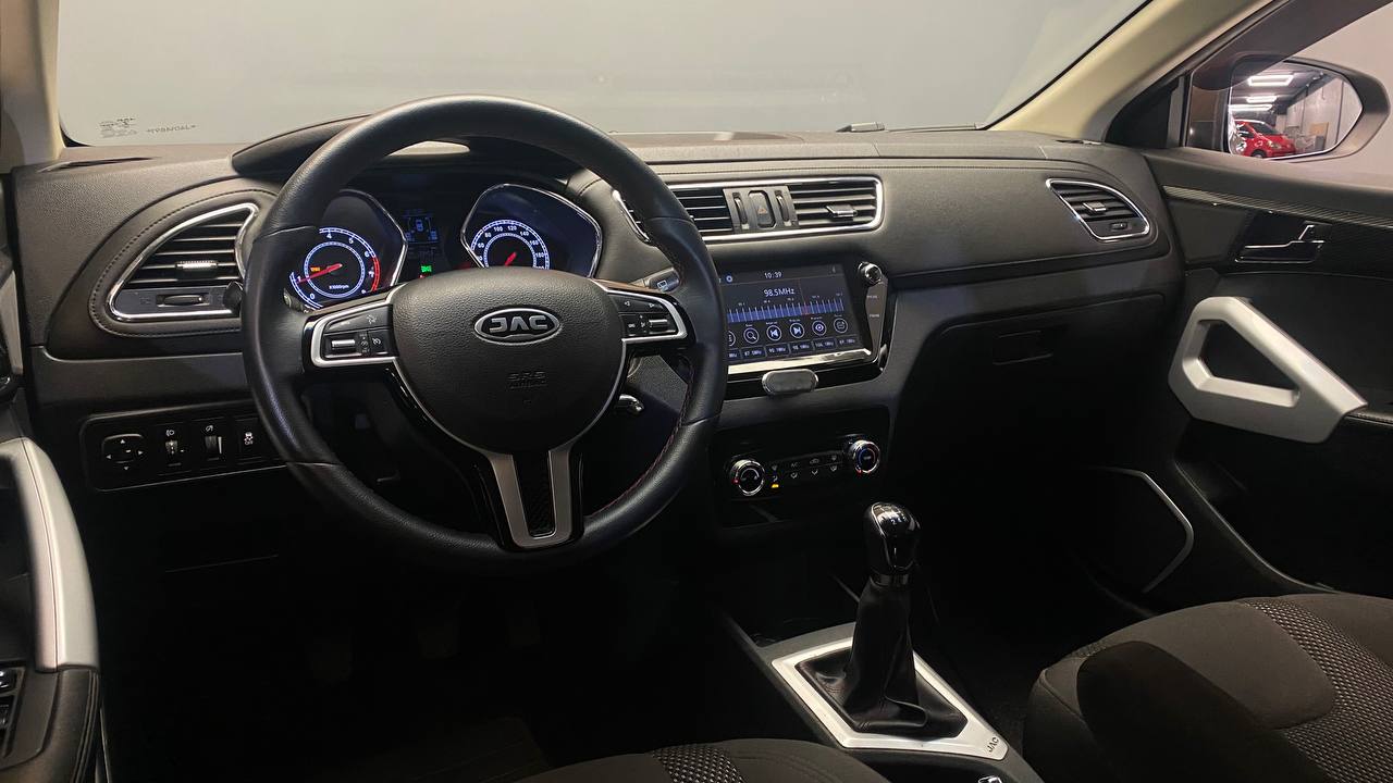 JAC T40