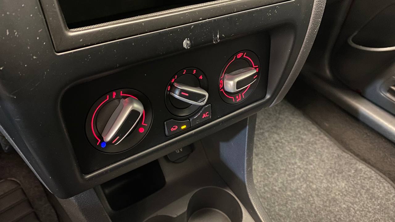 VOLKSWAGEN FOX