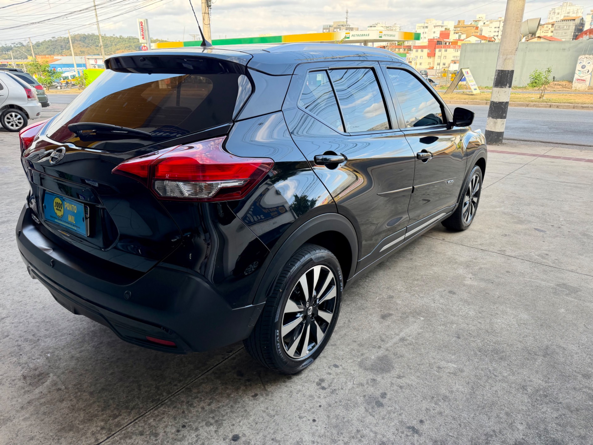 NISSAN KICKS