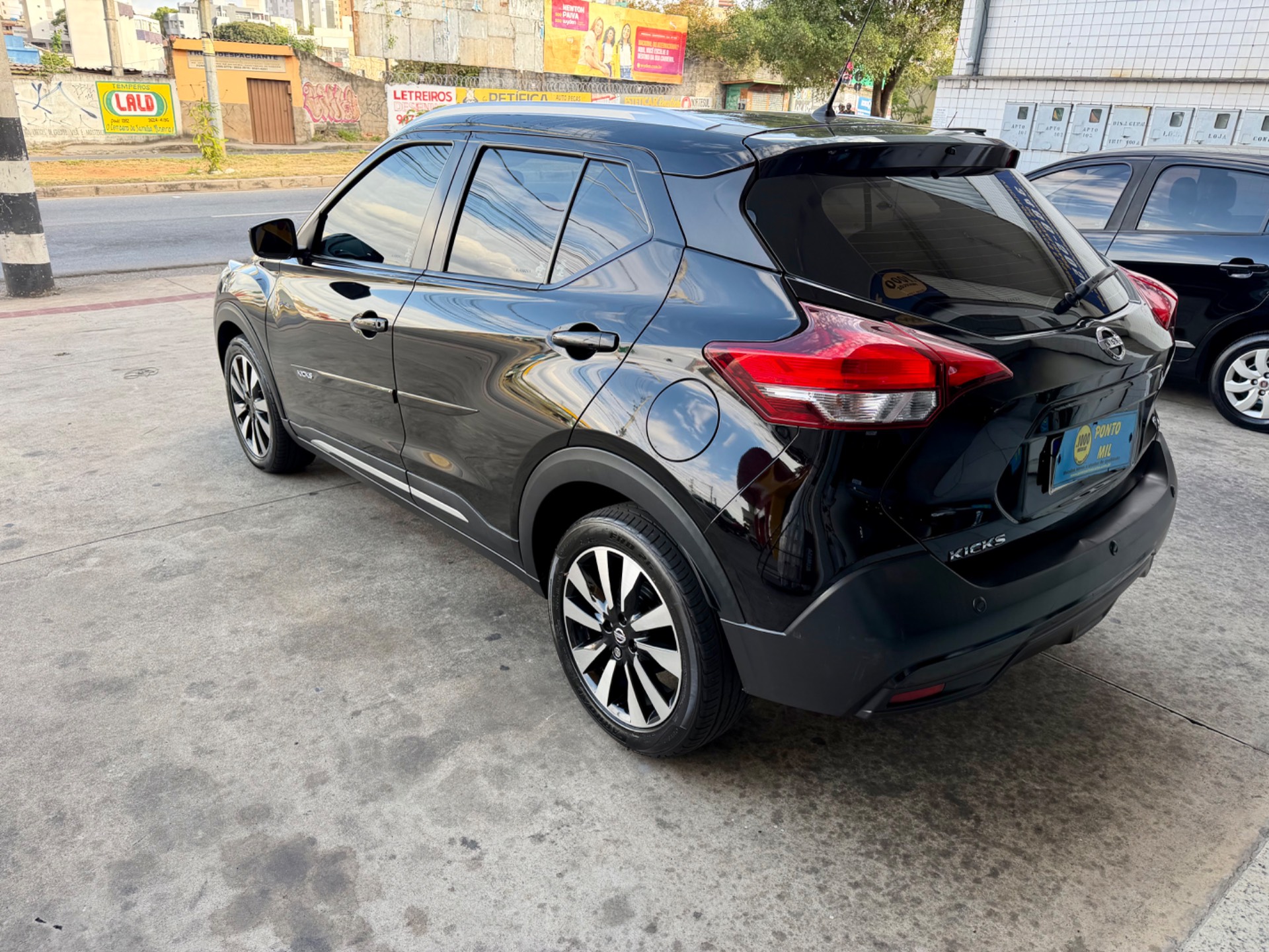 NISSAN KICKS