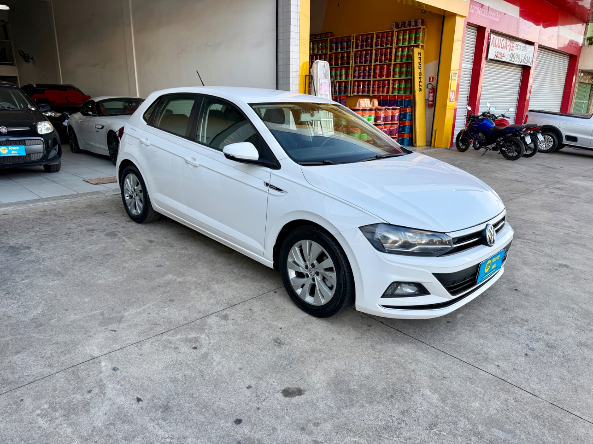 VOLKSWAGEN POLO