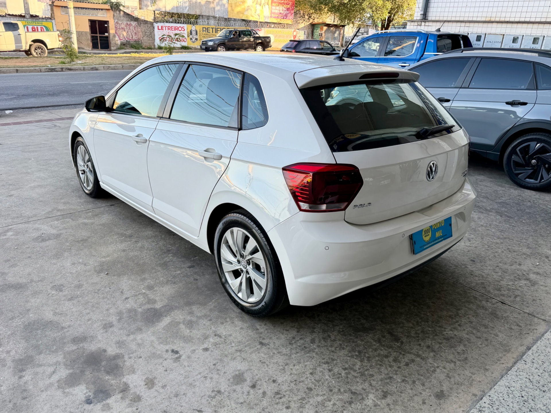 VOLKSWAGEN POLO